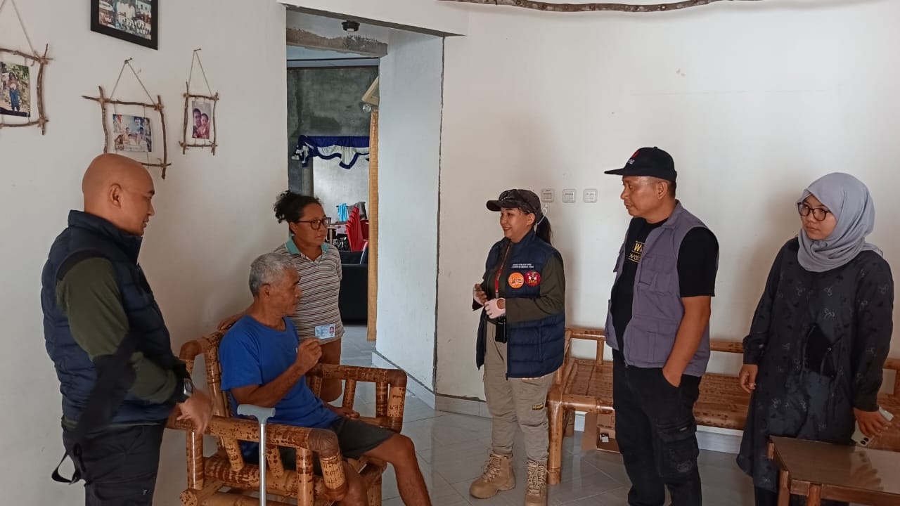 Anggota Bawaslu Kabupaten Minahasa Utara, Simon awuy  saat Melakukan Pengawasan Coktas oleh KPU Minut 