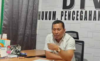 Foto: Kordiv HP2H Simon Awuy, saat memberikan arahan ke Jajaran Pengawas Kecamatan 